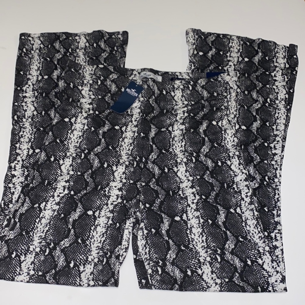 Hollister Black and White Snake Print Wide Leg Pants